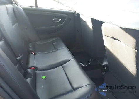 2013 Ford Police Interceptor z USA, uszkodzony, nr VIN 1FAHP2M85DG201728